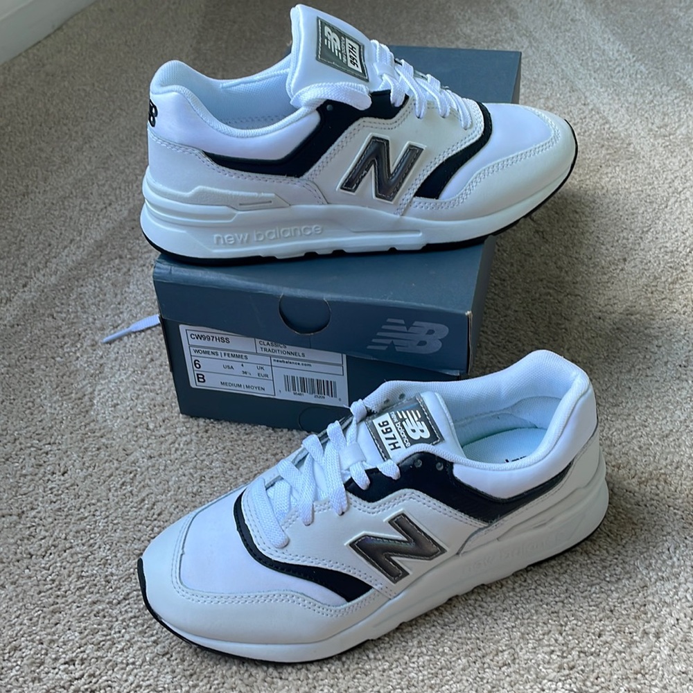 NWOT New Balance CLASSICS 997H Tennis Shoes